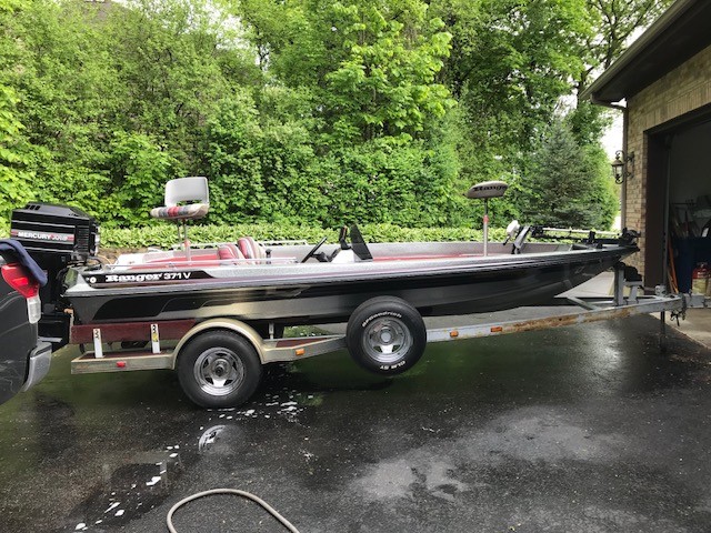 1988 Ranger 371 V 18' boat