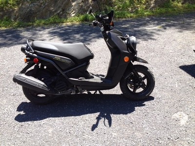 Zuma Yamaha gas moped scooter