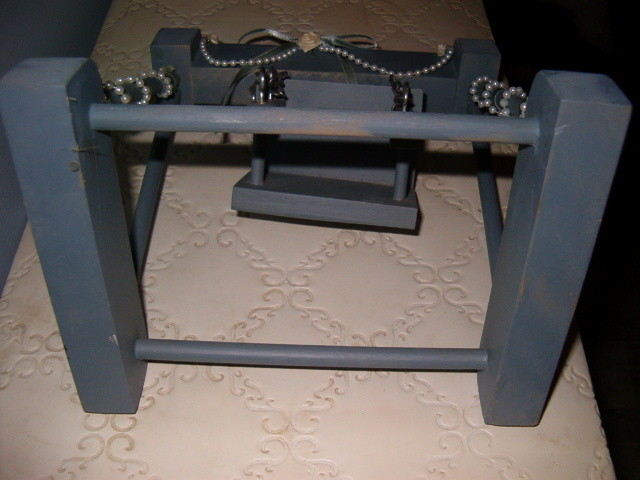 VINTAGE DOLL SIZE WOOD PORCH SWING ABOUT 9