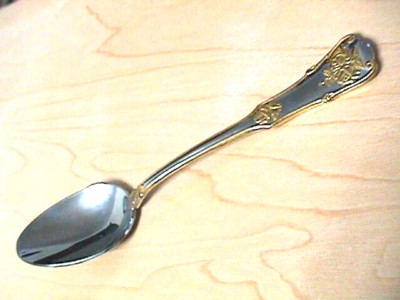 ''OLD COUNTY ROSES'' TEASPOON 6 3/4'' NEW BY: ROYAL ALBERT STORE OLD  STOCK
