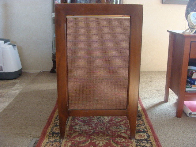 VINTAGE MAGNAVOX CUSTOM AM / FM STEREO PHONIC PLAYER