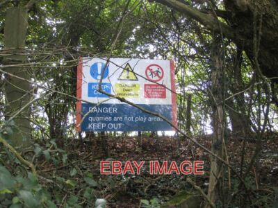 PHOTO  WARNING SIGN ABOVE DRYBROOK QUARRY A LIMESTONE QUARRY CURRENTLY BEING WOR