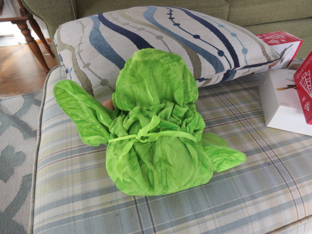 b50d2   VINTAGE UNBORN CABBAGE PATCH KID BABY WITH GREEN WRAPING  NICE