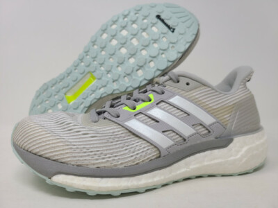 

Женские беговые кроссовки adidas Supernova, светло-серый/белый/серый вереск, 6 B(M) США, Light grey/white/grey heather