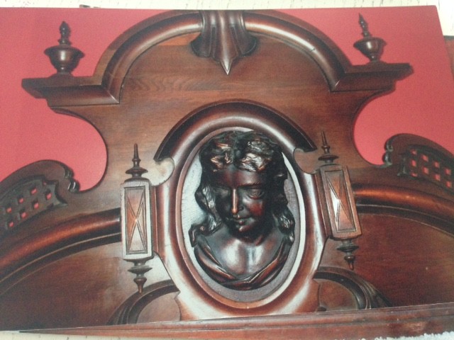 VICTORIAN BEDROOM SET