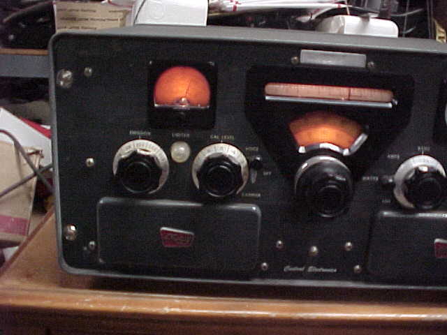 CENTRAL ELECTRONICS 100V EXCITER-TRANSMITTER WITH MANUAL NICE