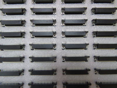 Amphenol  FCE17-B25PB-440 Qty of 2 per Lot MULTI SQUARE CONNECT 25w Filter D r/a