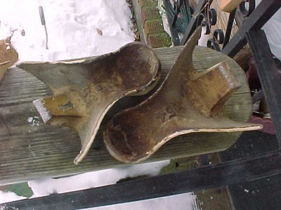 vintage set of 4 claw feet roll rim cast iron tub legs..exc. detail..54's & 55's