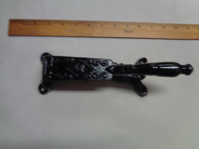 Antique Footed Cast Iron Bottle Cork Press Crimper Apothecary Medical Tool