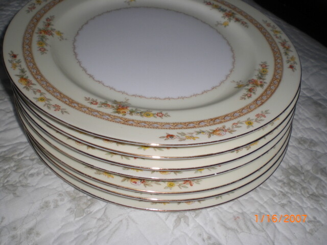 Vinytage F B & C Meito  8 dinner plates 10 