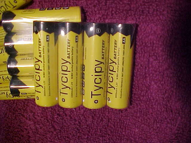 16Pack 1.2V 2800mAh Rechargeable Ni-MH AA Batteries 4 Bay AA AAA Battery Charger