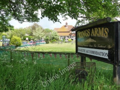 Photo 6x4 Portesham: a glimpse of the Kingu00e2u0080u0099s Arms Lookin c2010