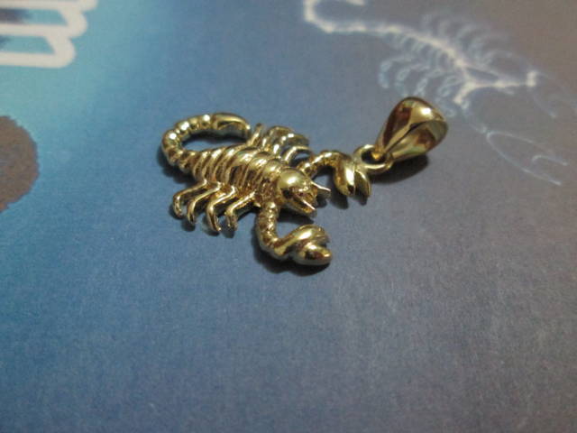 Pre-owned Artisan Scorpion Zodiac Pendant Made Yellow Gold 18 K-  Product