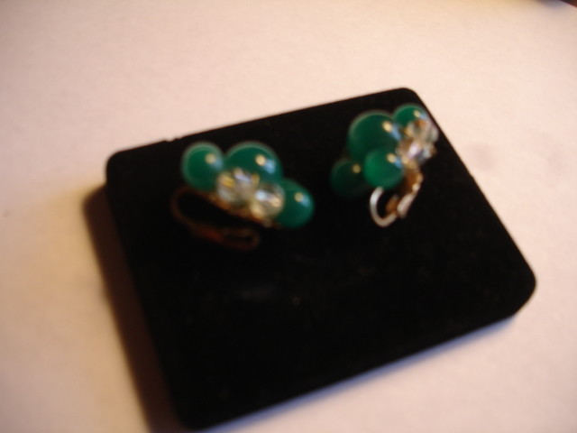 Vintage LUCITE Green Beads Chunky Large Clip On Earrings      #E26