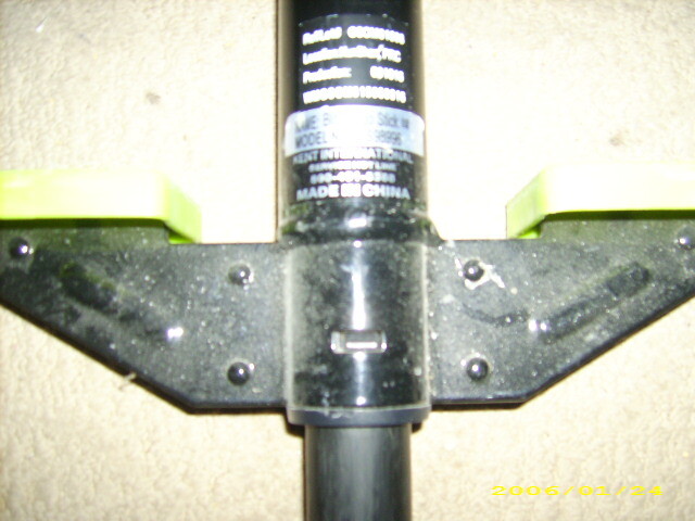 BLITZ POGO STICK  GS98996  GREEN AND BLACK