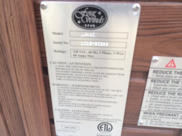 Four Winns Lanai Three Person Spa