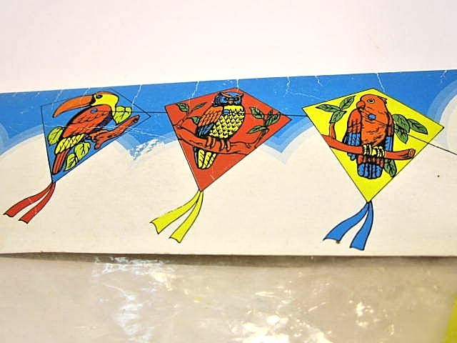 VINTAGE TRAIN-O-KITES GO FLY A KITE UNOPENED PACKAGE OWL TOUCAN PARROT BIRD