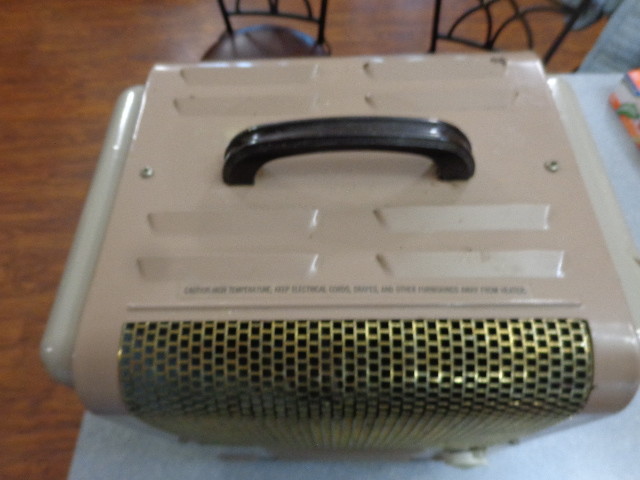 TITAN 4000 WATT PORTABLE INDUSTRIAL HEATER, 240 VOLTS, 50-60 HZ Model 267C