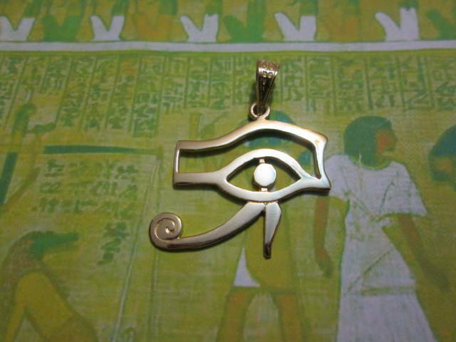 Pre-owned Eye Of Horus Egyptian Great Pendant Made Yellow Gold 18 K- Artisan Product