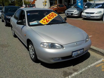 1997 Hyundai Lantra J2 GL Silver 5 Speed Manual Sedan