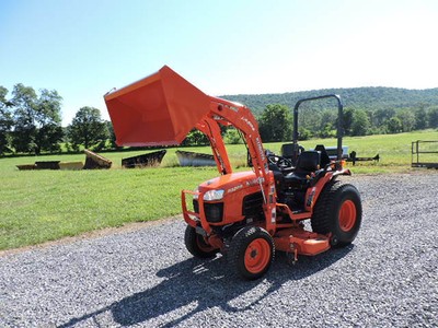 2012 Kubota B3200 Compact Tractor Loader Belly Mower 4X4 Diesel 3 Point Hitch !!