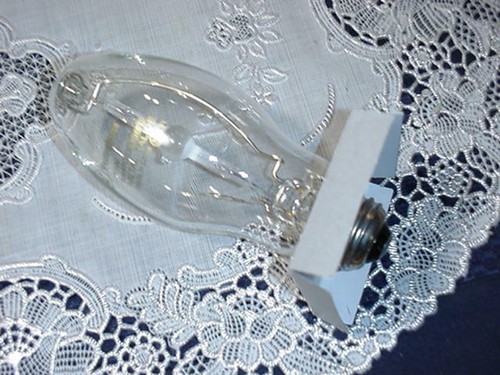 Lot of FOUR Westinghouse 37017 Metal Halide Lamps / Bulbs 70 Watt ED17