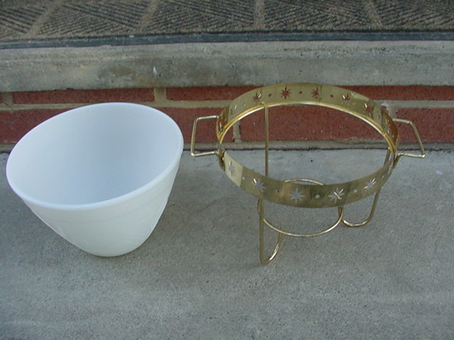 Vtg Hazel Atlas 1950s Milk Glass Mixing Bowl Cattails & Reeds Motif & Holder