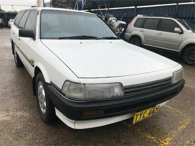 Toyota camry sv21