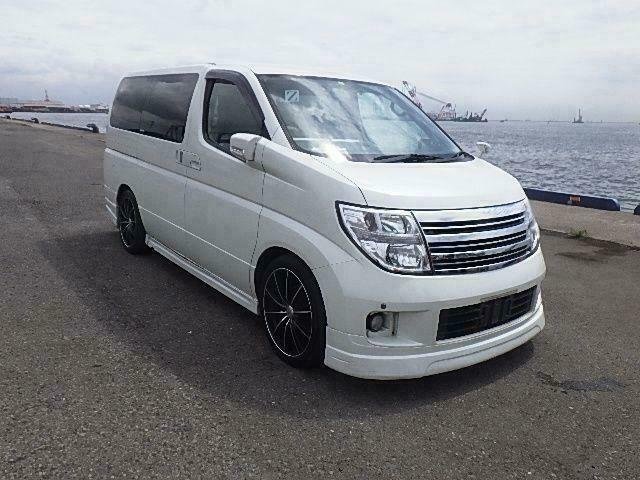 Nissan elgrand 3