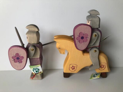 Ostheimer Ritter reitend rot 2751 mit Pferd gelb und Ritter stehend rot NEU