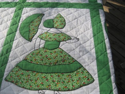 #88 vtg QUILT BLANKET HAND MADE QUILTED W/ladies applique cotton  92