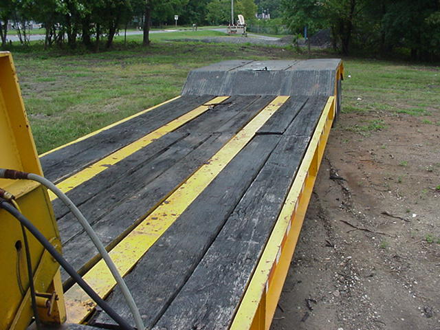 1977 CENTREVILLE 35 TON DETACHABLE RGN TRAILER