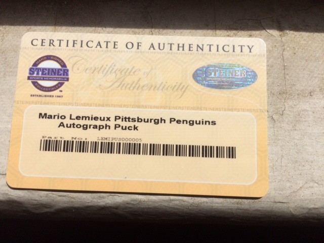 Mario Lemieux Signed Penguins Puck STEINER shadow boxed with photo