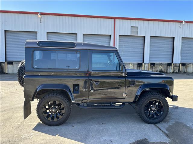 1996 Land Rover Defender  197000 Miles    Manual