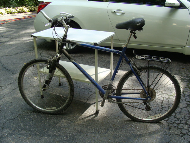 SCHWINN MESA BIKE - NEEDS WORK