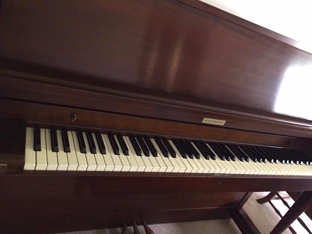Baldwin Hamilton piano Excellent Condition From smoke free and pet free home