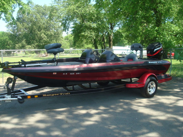 2004 RANGER 195 VS BASS BOAT (200 EFI MERCURY)