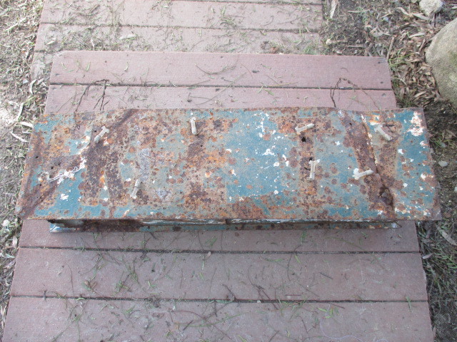 VINTAGE 1950s 1960s MOTEL FREE TV SIGN ORIGINAL NEON POOR COND RUSTED OUT