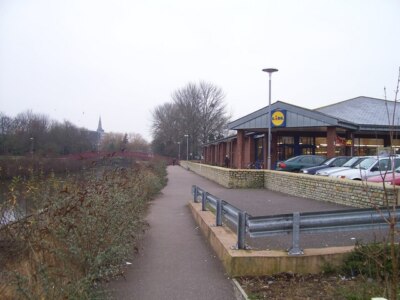 Photo 6x4 Taunton : Lidl & River Tone Taunton/ST2324 Lidl in Taunton is  c2006