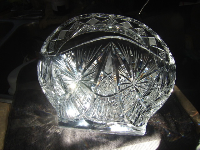 beautiful 1800s brilliant cut glass basket exec. condition