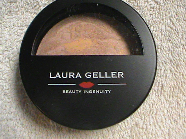 Laura Geller  balance-n-brighten medium with 4 brushes new