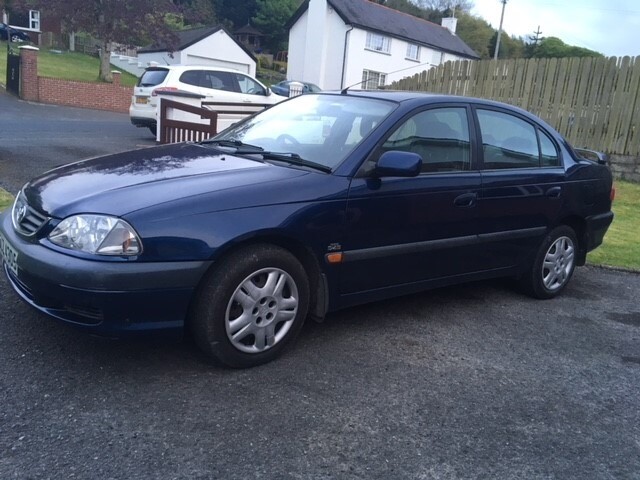 Toyota avensis 2002
