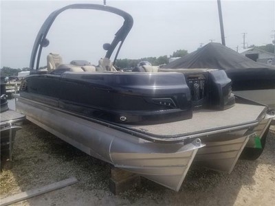 2018 MANITOU LEGACY LT SHP ARCH 0 TITANIUM