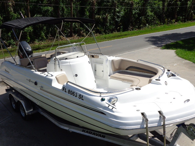NICE- 2015 HURRICANE 231 CENTER CONSOLE SUN DECK SPORT BOAT SUZUKI 4-STROKE 150