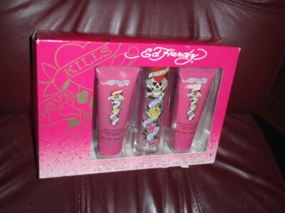 ED HARDY 3 PIECE SET KILLS SLOWLY LIFE LOVE LUCK NEW IN BOX HAS FREE RINGTONE