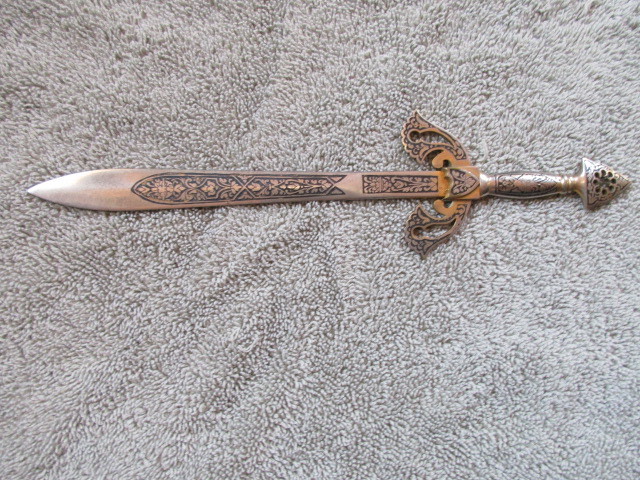 BEAUTIFUL VINTAGE MINIATURE TOLEDO STEEL SWORD / KNIFE LETTER OPENER