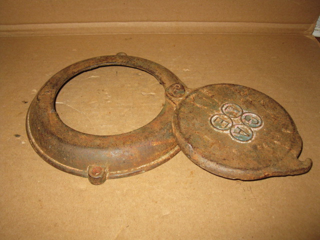 ANTIQUE CAST IRON HORSE DRAWN PLANTER LID SEED BOX COVER 