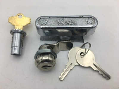 Lock & Key TOP & BOTTOM Set for Victor 77 Toy N Joy 2'' Capsule Vending Machine