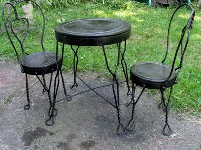 Small Size Ice Cream Parlor Set Black Metal Round Table 2 Chair Plant Stand Doll