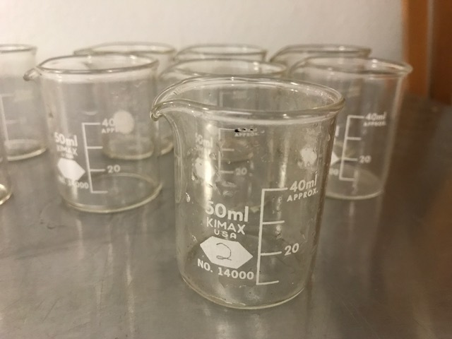 Lot of 12 Kimax 14000 Graduated Beakers 50ml (7) 30 ml (4) Pyrex 1000 400ml (1)